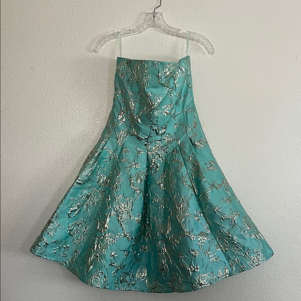 NWT Eva Mendes Petite medium strapless party dress.